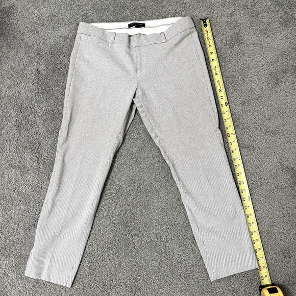 Banana Republic Sloan Pant - White w tiny Black dot pattern  - size 8P - Picture 7 of 9